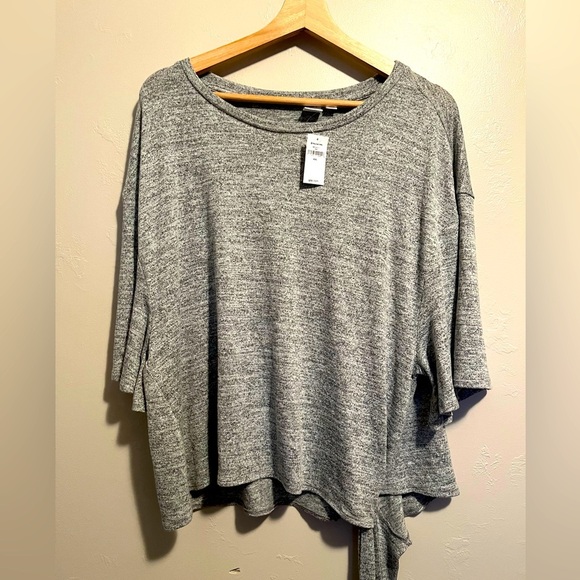 Gap Gray Short Sleeve Tie Wrap Around Tee NWT - Picture 1 of 12